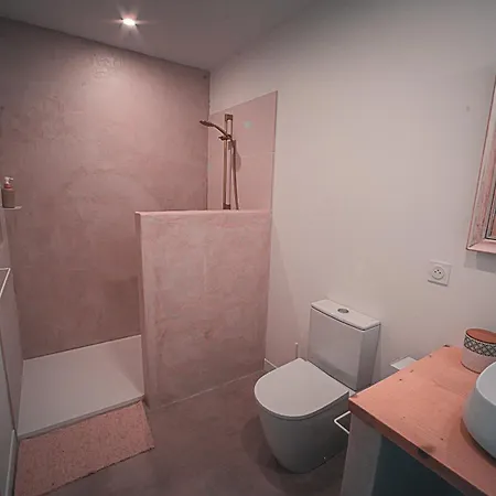 Les Rocheuse Konukevi 3*